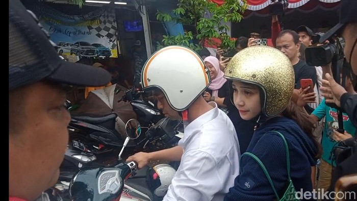 raffi ahmad dan nagita slavina raffi ahmad dan nagita slavina datang ke tps