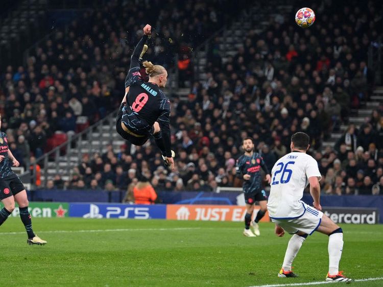 Salto Keren Erling Haaland Ini Kurangnya Cuma Satu... Tidak Gol