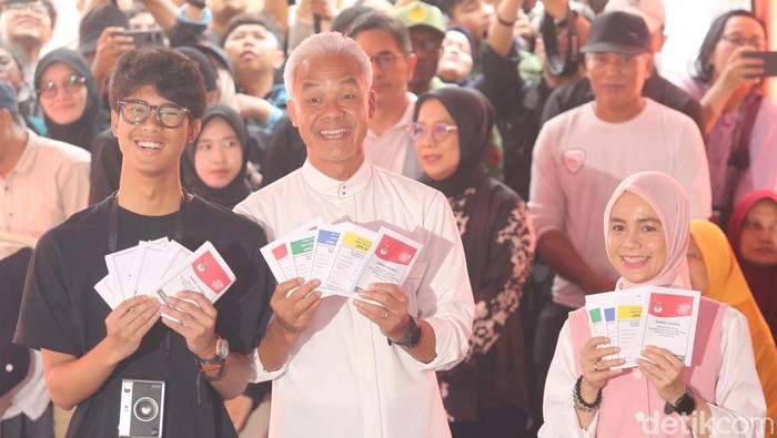 Semringah Ganjar Nyoblos di TPS 11 Gajahmungkur Semarang