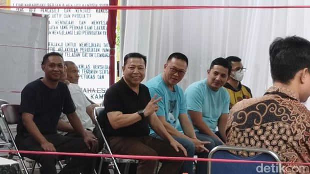 Setnov saat mencoblos di Lapas Sukamiskin Bandung.