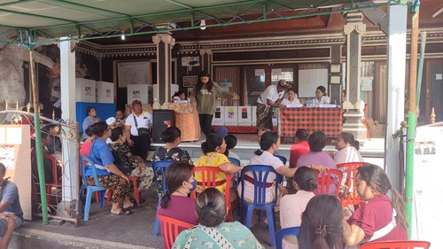 Situasi TPS 14 Banjar Pengayehan, Desa Cemagi, Kecamatan Mengwi, Badung, Bali, lokasi Luhut Binsar Panjaitan mencoblos, Rabu (14/2/2024).