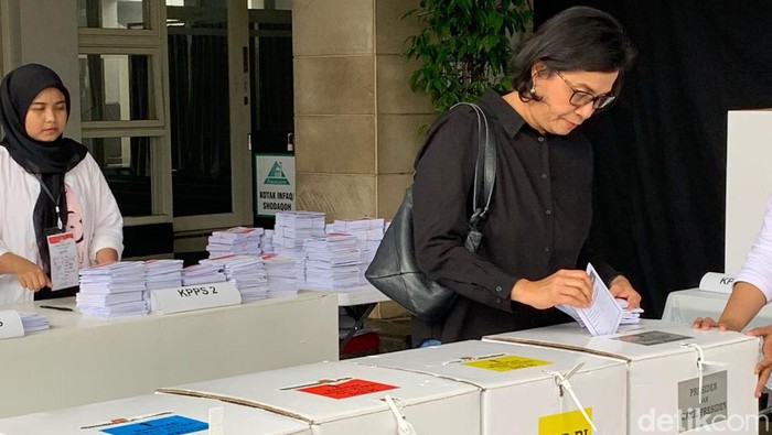 Sri Mulyani Indrawati Nyoblos