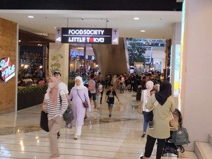 Usai Nyoblos, Warga Ramai-ramai Serbu Mal