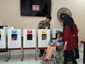 Prabowo-Gibran Raih Suara Terbanyak di TPS Khusus ODGJ-Lansia Solo