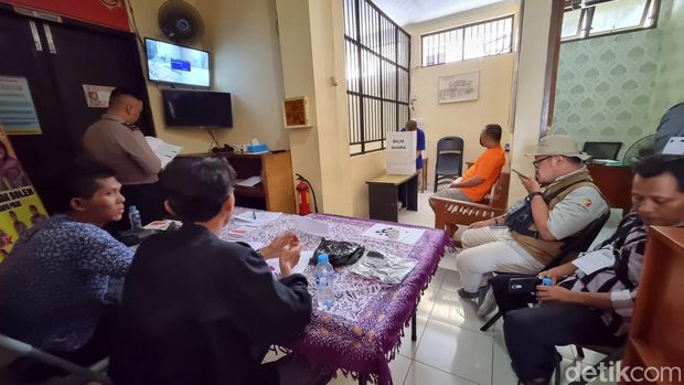 Suasana pencoblosan di ruang tahanan Polres Bantul, Rabu (14/2/2024).