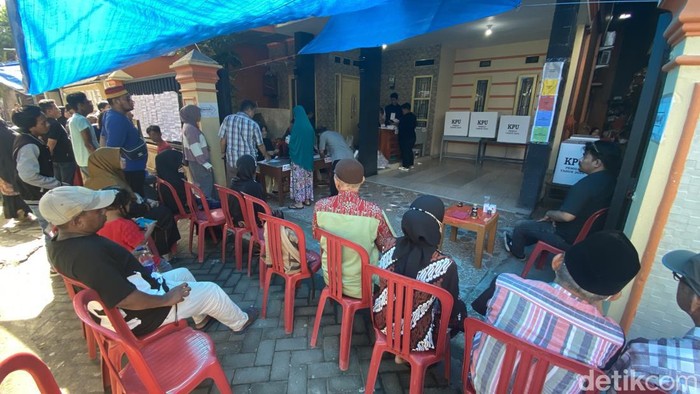 Suasana pendaftaran pemilih di TPS 31, Kelurahan Paropo, Kecamatan Panakkukang, Makassar.