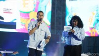 Dalam acara itu dihadiri  beberapa artis seperti Raffi Ahmad, Marchel Widianto, Helmi Yahya,  UyabKuya, Bebiezie, Astrid Kuya dan Celine Evangelista dan Gading Marten.