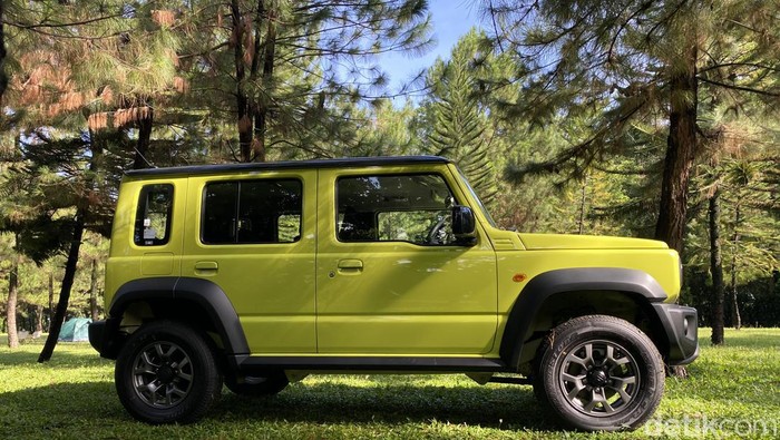 Suzuki Jimny 5 Pintu