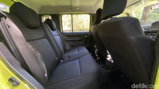 Suzuki Jimny 5 Pintu