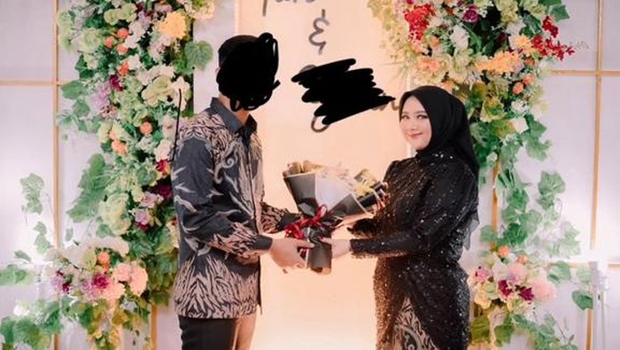 Tangkapan layar video yang diunggah Tari di medsosnya saat curhat batal menikah.