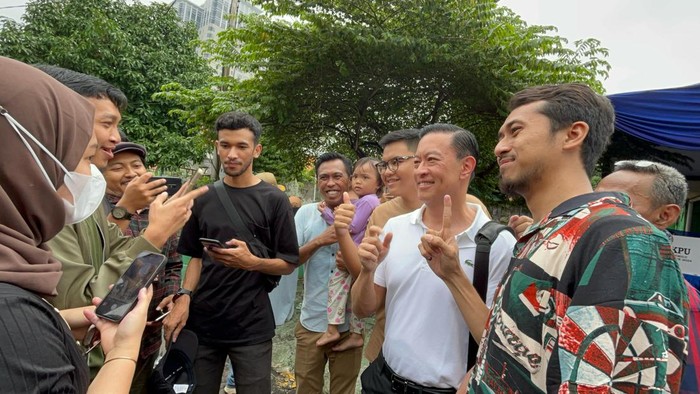Tom Lembong di TPS (Rumondang/detikcom)