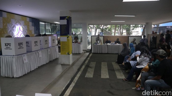 TPS 15 Kelurahan Kacapiring, Kecamatan Batununggal, Kota Bandung