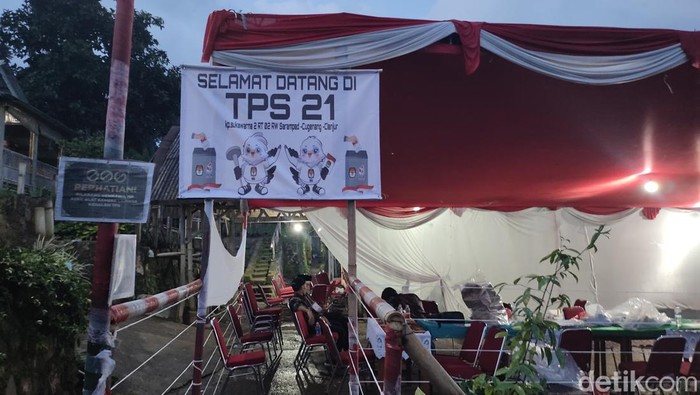 TPS 21 Desa Sarampad Kecamatan Cugenang.