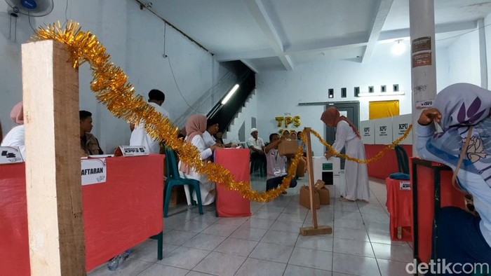 TPS bertema valentine di Tasikmalaya.