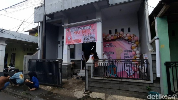 TPS bertema valentine di Tasikmalaya.