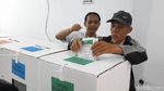 Rayakan Hari Kasih Suara, TPS di Tasik Bertema Valentine