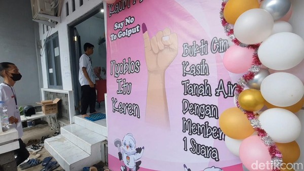 Rayakan Hari Kasih Suara, TPS di Tasik Bertema Valentine