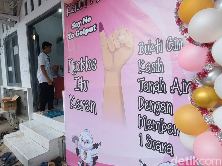 Rayakan Hari Kasih Suara, TPS di Tasik Bertema Valentine