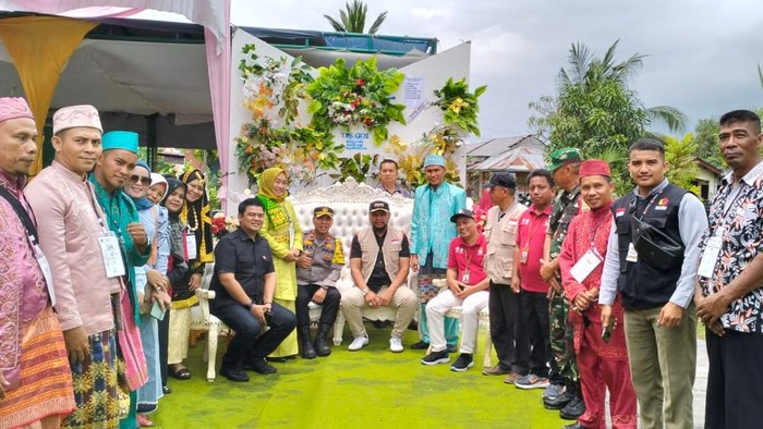 TPS di Pekanbaru yang didekorasi seperti pesta pernikahan. (Dok Polresta Pekanbaru)