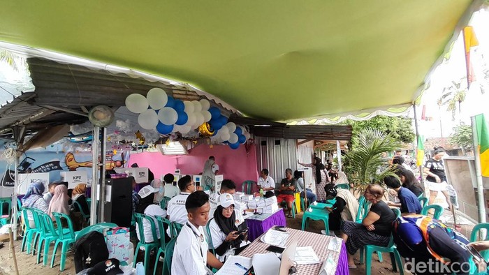 TPS unik bertema pesta ulang tahun di Pangandaran.