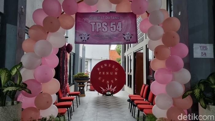 TPS unik di Surabaya.