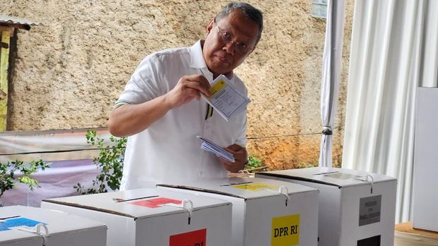 Wali Kota Tangerang Selatan Benyamin Davnie