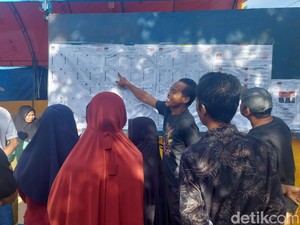 Warga Buta Aksara di Simbang Maros Tak Mau Ketinggalan Nyoblos ke TPS