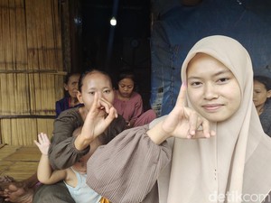 Cerita Warga di Lebak Banten Tempuh 1,5 Km buat Nyoblos Pemilu 2024