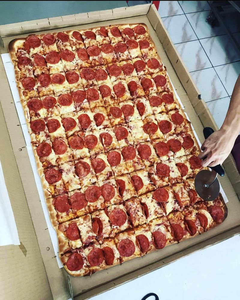 5 Tempat Makan Pizza Enak di Gading Serpong, Ada Pizza Otentik hingga Jumbo