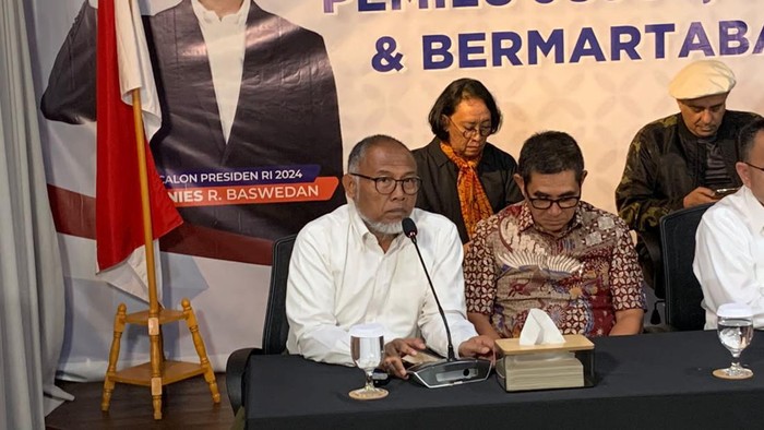 Anggota dewan pakar Timnas AMIN, Bambang Widjojanto (Kurniawan-detikcom)