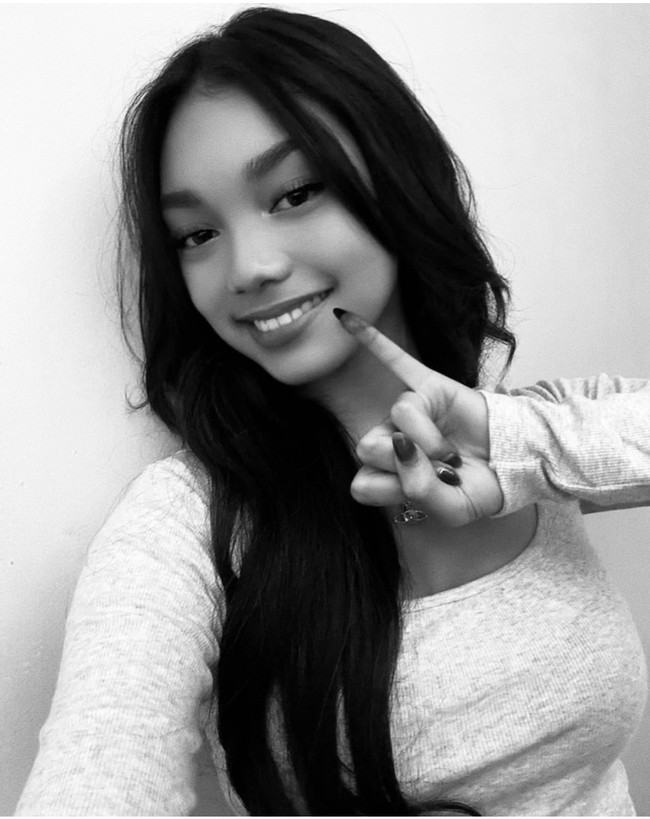 Pesta Demokrasi ini juga dirayakan Naura Ayu untuk pertama kalinya. Artis sekaligus penyanyi ini berharap siapapun yang menjadi pemimpin Indonesia dapat membawa negara menjadi lebih baik lagi. Foto: Instagram