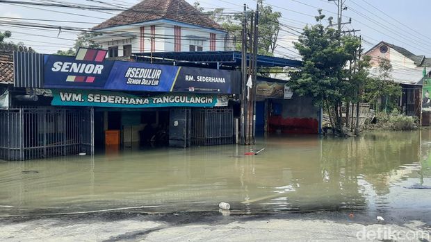 Situasi banjir yang merendam di Pantura Demak-Kudus tepatnya Karanganyar Kabupaten Demak, Kamis (15/2/2024).
