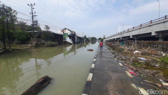 Situasi banjir yang merendam di Pantura Demak-Kudus tepatnya Karanganyar Kabupaten Demak, Kamis (15/2/2024).