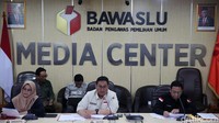 Bawaslu juga mengakui adanya permasalahan Sirekap yang tidak dapat diakses oleh pengawas Pemilu. Bawaslu menyebut hal itu terjadi pada saat proses penghitungan suara.