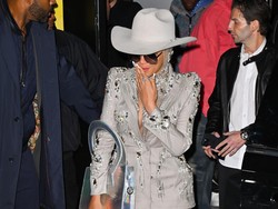 Foto: Transformasi Beyonce Bergaya Koboi, Ukir Rekor di Tangga Lagu Country