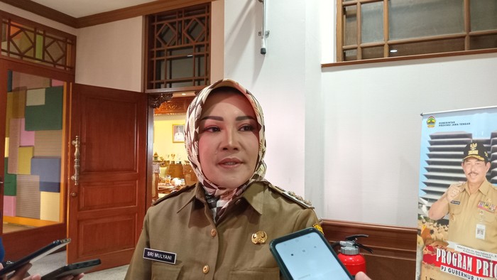 Bupati Klaten Sri Mulyani sebut stok beras di Kabupaten Klaten surplus.