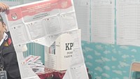 Kertas suara dibentuk loveMungkin karena bertepatan dengan Hari Valentine yang juga jatuh pada 14 Februari, ada pemilih yang menggunting kertas suara membentuk love. Tapi jadinya kan suaranya tidak sah. Duh, kelakuan netizen.Foto: Istimewa (twitter @Rienir123)