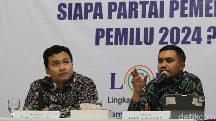 Hitung Cepat LSI PDIP Juara Pileg 2024 Lembaga survei LSI Denny JA menyampaikan hasil hitung cepat atau quick count Pileg 2024. Dari hitung cepat itu, PDIP unggul dengan perolehan suara 16,82 persen.