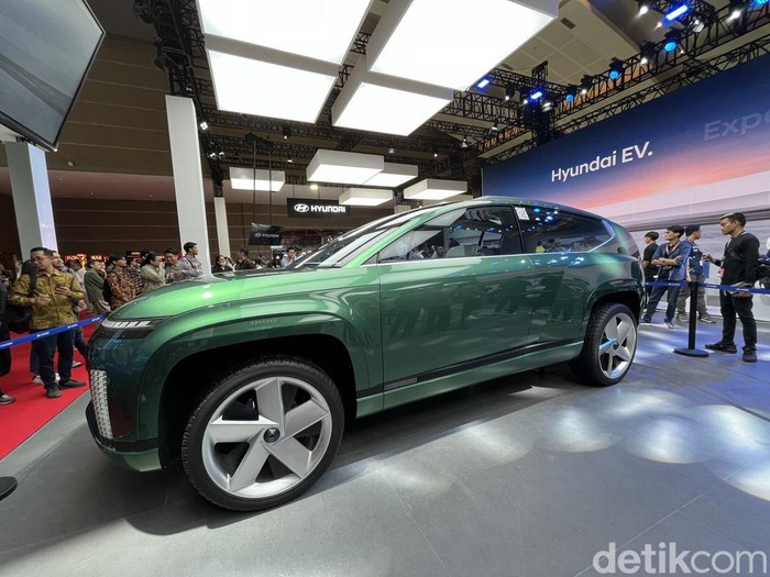 Hyundai Ioniq 7 Konsep muncul di IIMS 2024