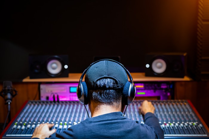Ilustrasi Musisi Produksi Musik