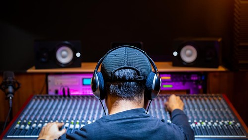 Ilustrasi Musisi Produksi Musik