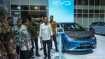 Momen Jokowi Tinjau Pameran IIMS 2024