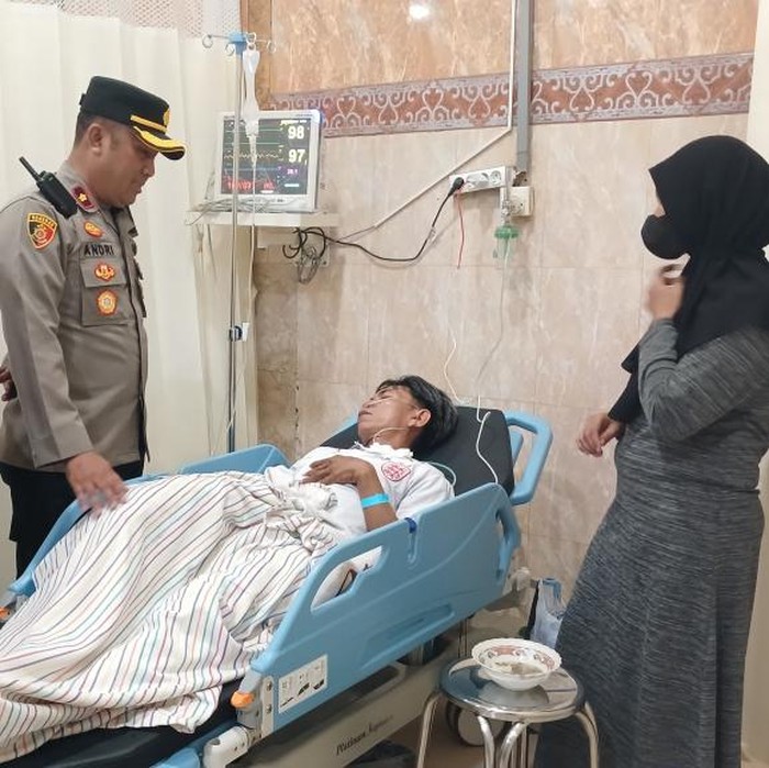 Kelelahan gegara Kerja Nonstop, Anggota Linmas Kota Pasuruan Dirawat di IGD