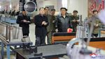 Kim Jong Un Cek Pabrik Senjata Saat Semenanjung Korea Memanas