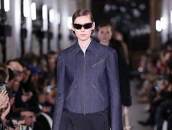 10 Koleksi Tory Burch Fall/Winter 2024 Eksplorasi Busana yang Estetis