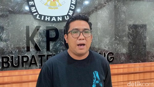 Komisioner KPU Badung Agung Rio Swandisara ditemui di kantornya, Kamis (15/2/2024) malam.