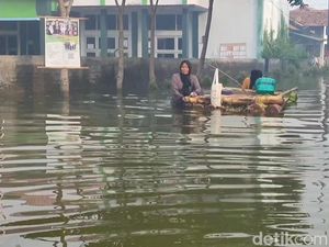 Melihat dari Dekat Banjir Demak yang Bikin Coblosan di 10 Desa Tertunda