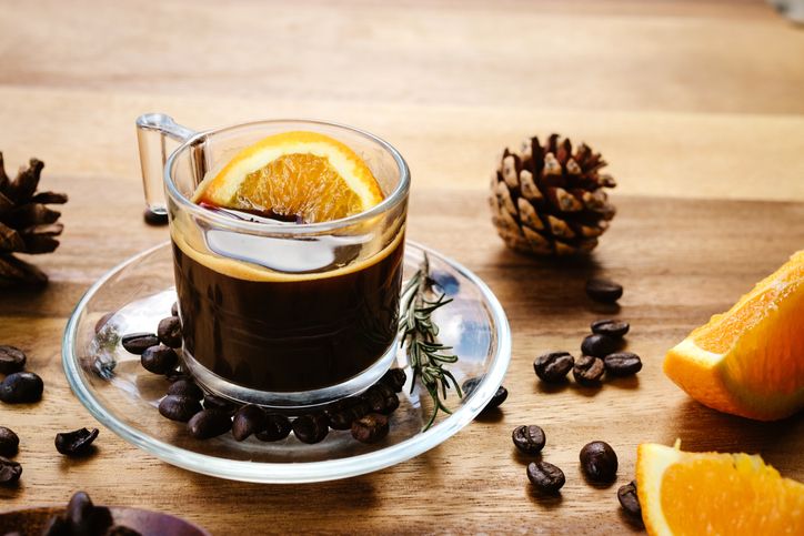 racikan kopi tambah kulit jeruk