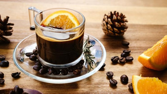 racikan kopi tambah kulit jeruk