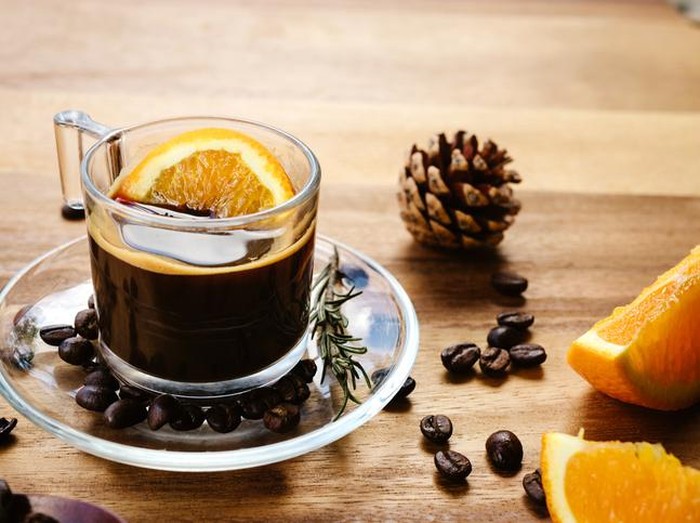 racikan kopi tambah kulit jeruk